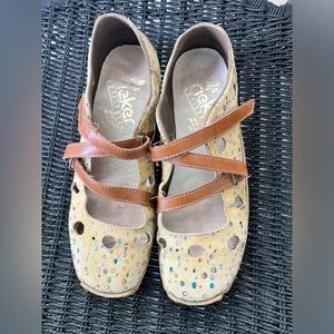 Rieker Celia anti stress nubuck suede Mary Jane. size 38/7.5-8. Tan with pattern